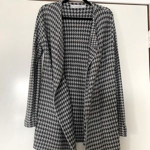 Cardigan. Size S. Good condition.